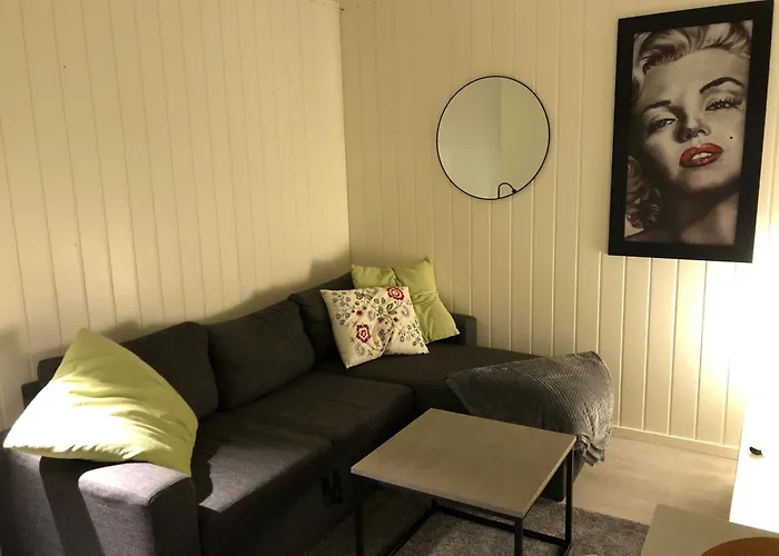 Trivelig Liten Leilighet, Sentralt Pa Kvaloysletta *