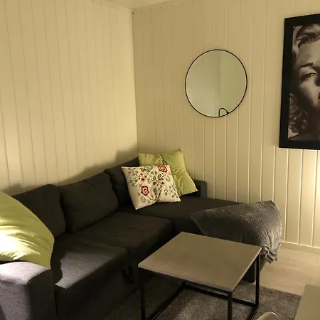 Trivelig Liten Leilighet, Sentralt Pa Kvaloysletta *